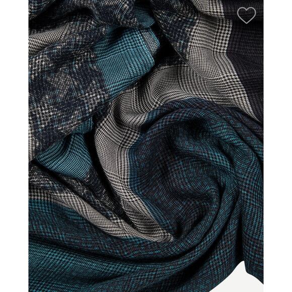 GUCCI Scarf Oblong Scarf With Ombre' Effect In Blue and Grey EUC - Picture 8 of 8